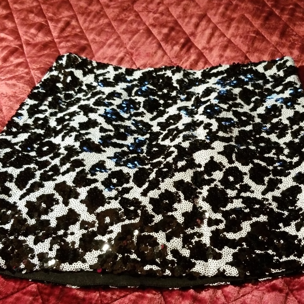 Guess black and white sequined mini skirt